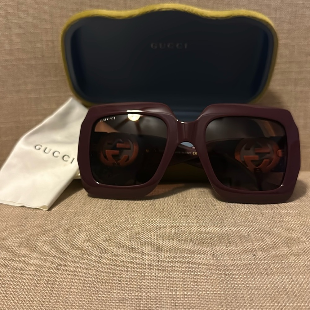 Gucci Sunglasses Interlock Gold GG